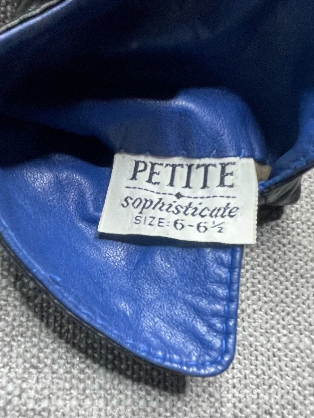 Petite Sophisticate Vintage Leather Black Gloves